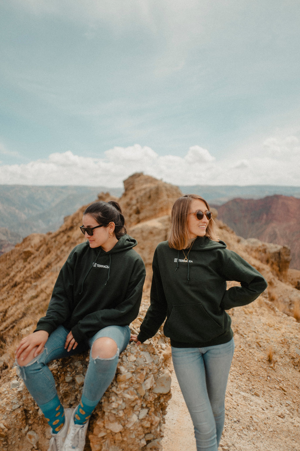 UNISEX TEAM HOODIE